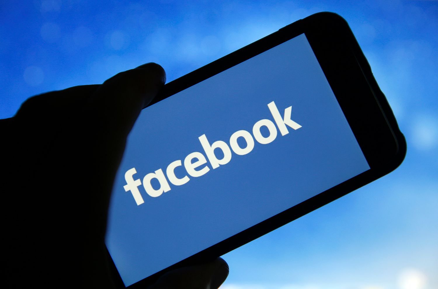 Guide on Facebook image dimensions 2025
